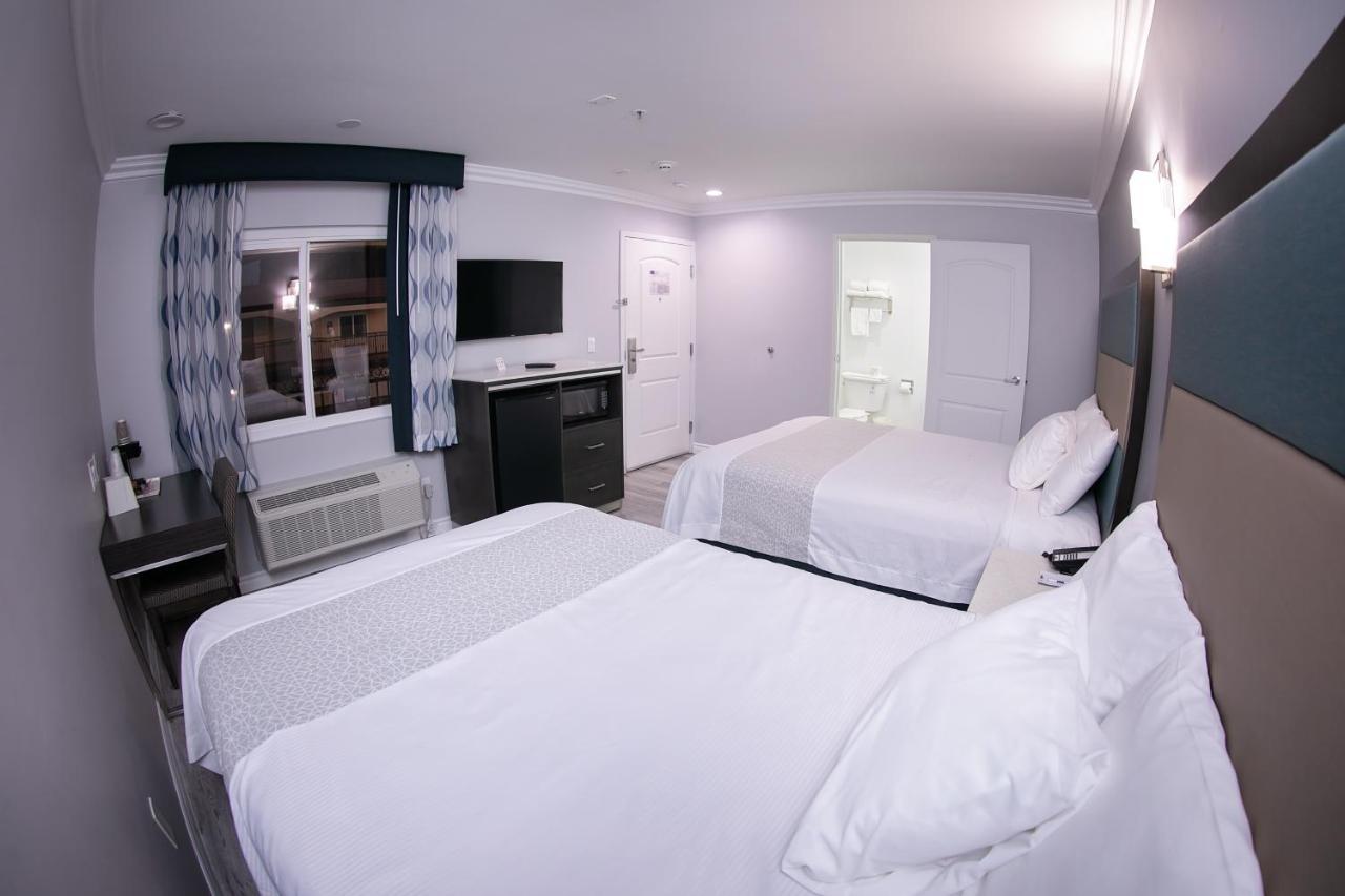 Travelodge Inn & Suites By Wyndham ווסט קובינה מראה חיצוני תמונה
