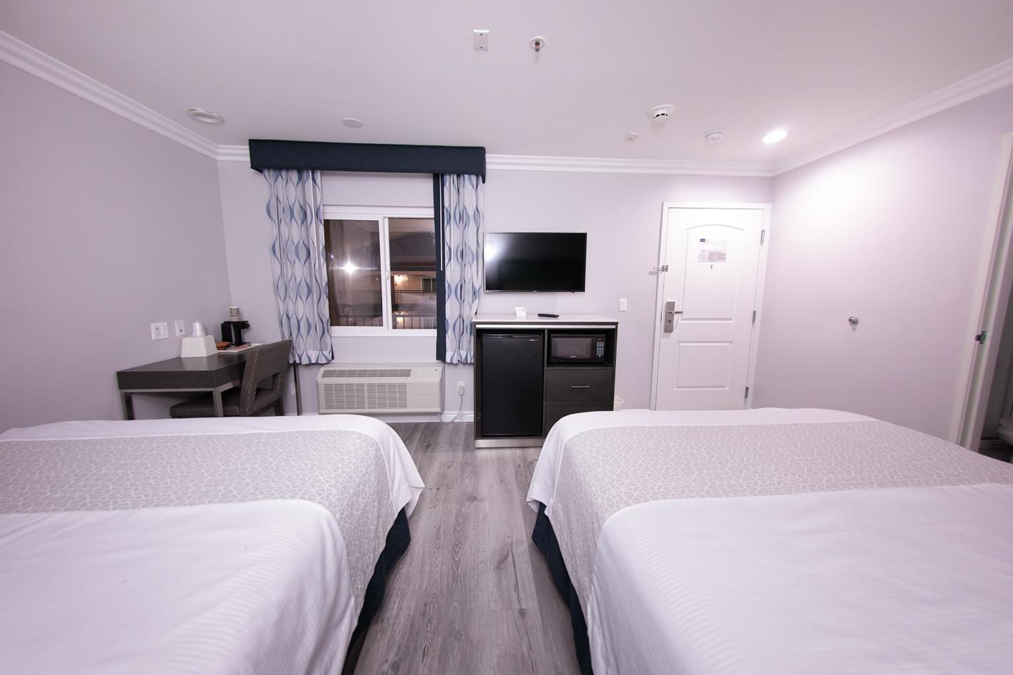 Travelodge Inn & Suites By Wyndham ווסט קובינה חדר תמונה